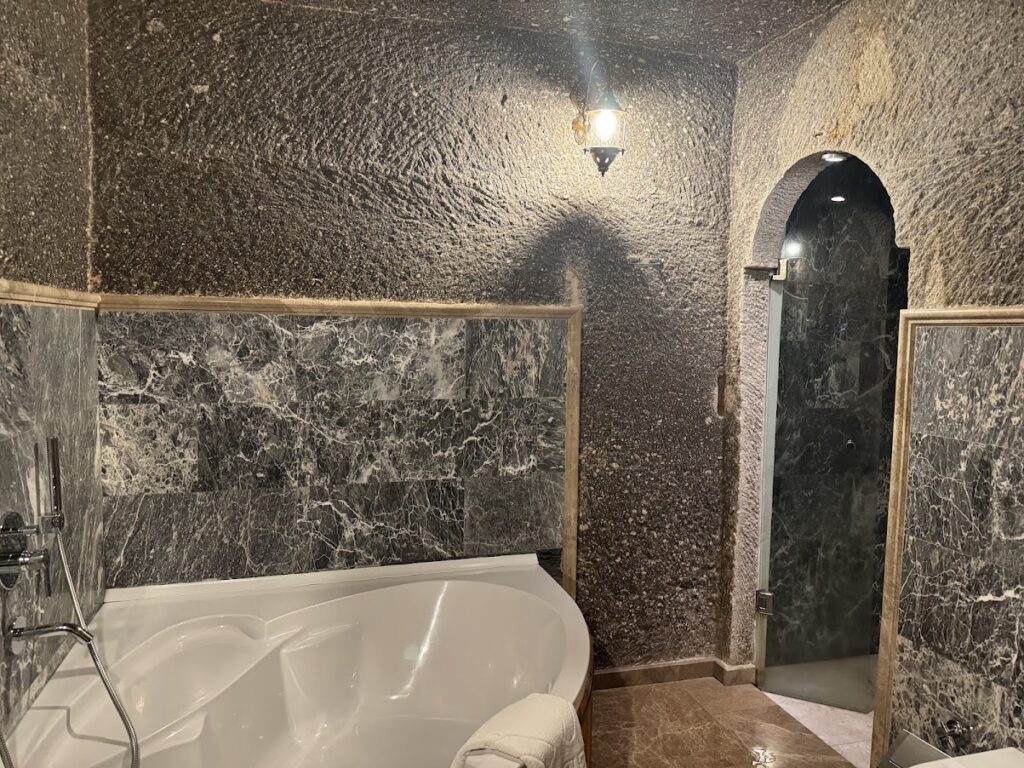 Lunar Cappadocia Hotel　カッパドキア　世界遺産　洞窟ホテル　トルコ　